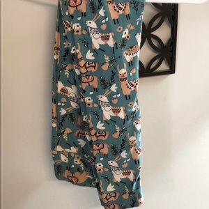 Worn once OS Lularoe super cute llama leggings